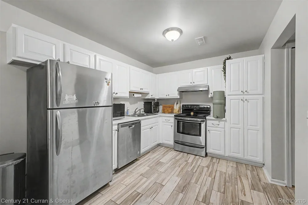 16535 Terrace Village Drive Taylor City, MI 48180