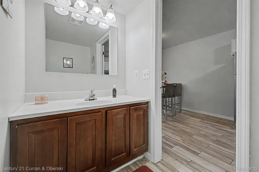 16535 Terrace Village Drive Taylor City, MI 48180