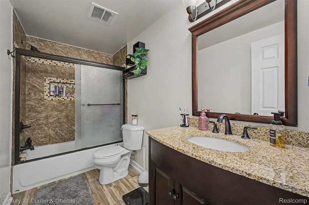 16535 Terrace Village Drive Taylor City, MI 48180