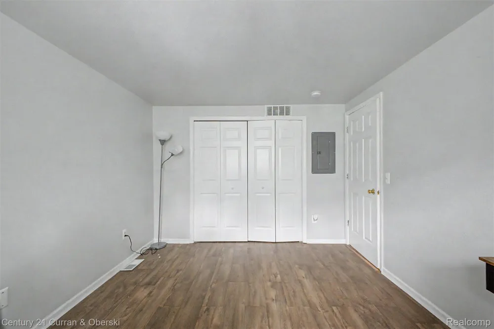 16535 Terrace Village Drive Taylor City, MI 48180