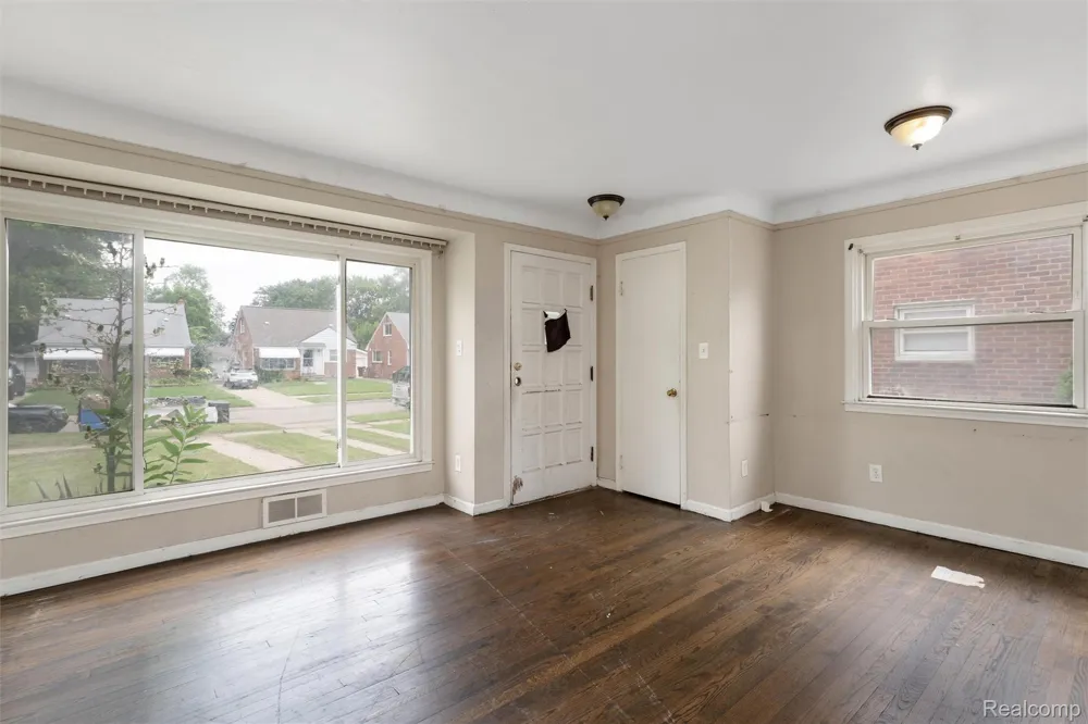 336 Sherbourne Street Inkster City, MI 48141