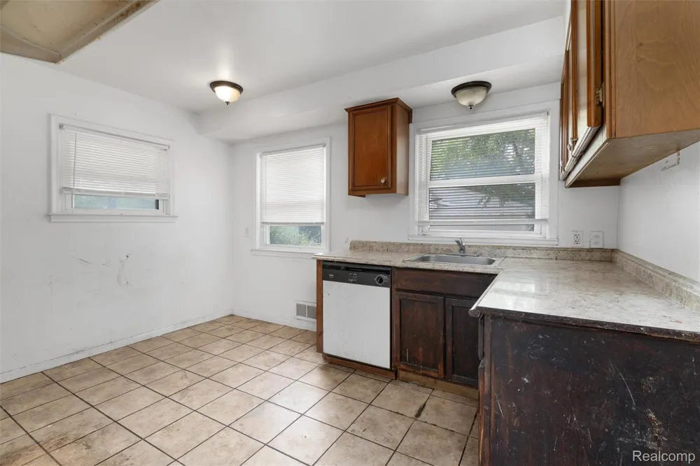 336 Sherbourne Street Inkster City, MI 48141