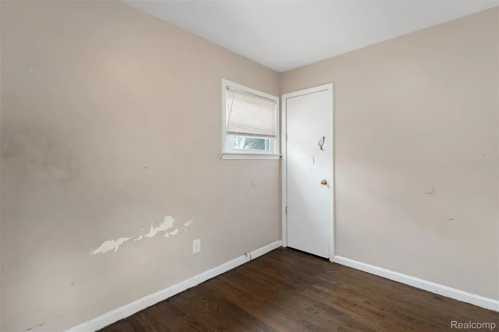 336 Sherbourne Street Inkster City, MI 48141