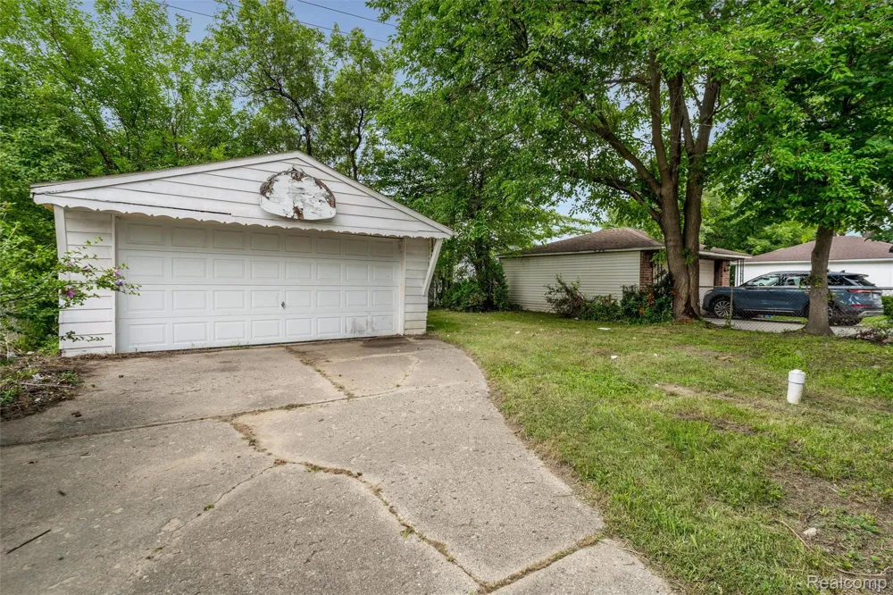 336 Sherbourne Street Inkster City, MI 48141