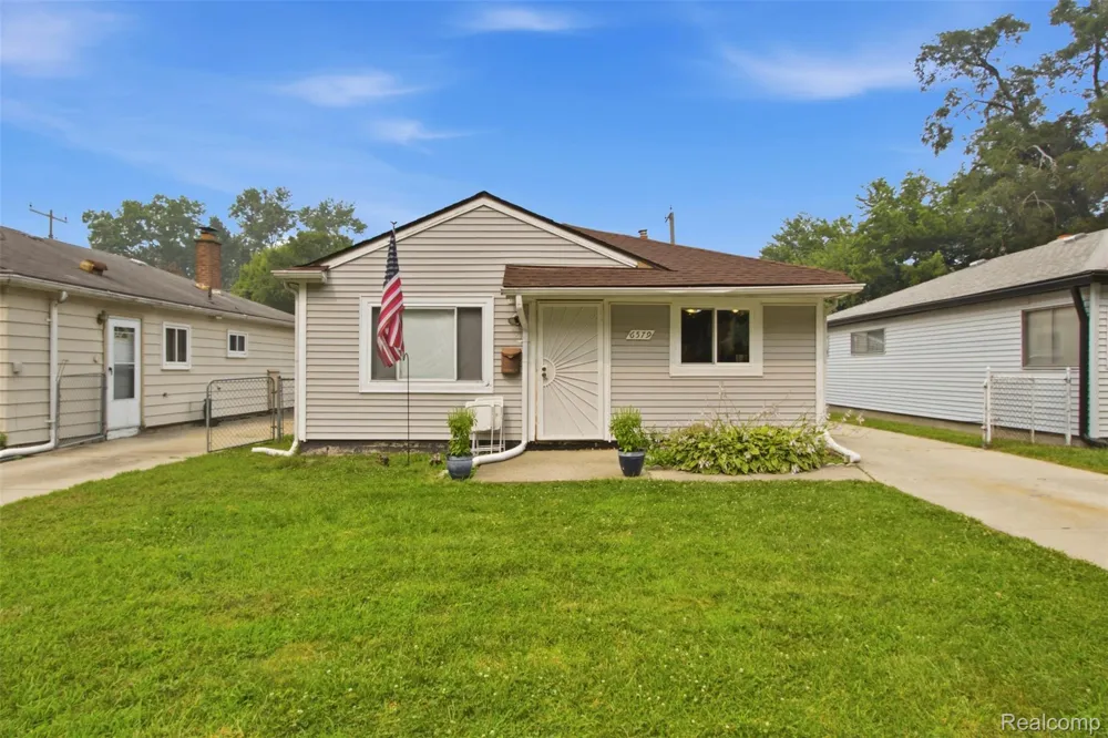 6579 Highland Street Dearborn Heights City, MI 48127