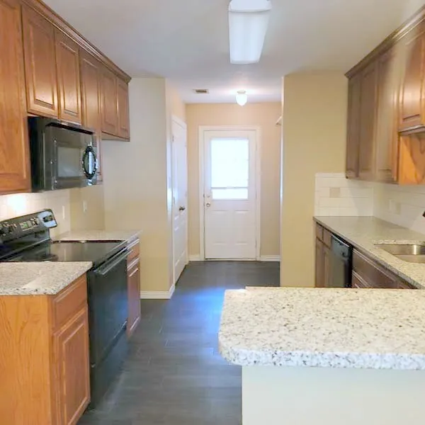 920 Sierra Vista Court Midlothian, TX 76065