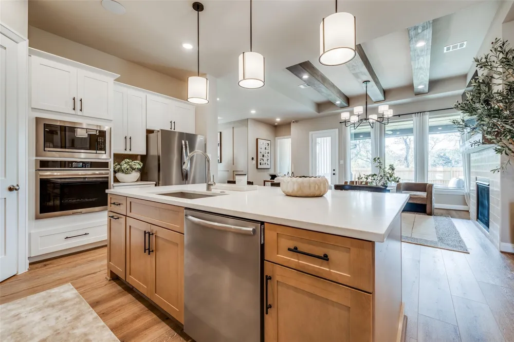304 Legacy Point Drive Sealy, TX 77474