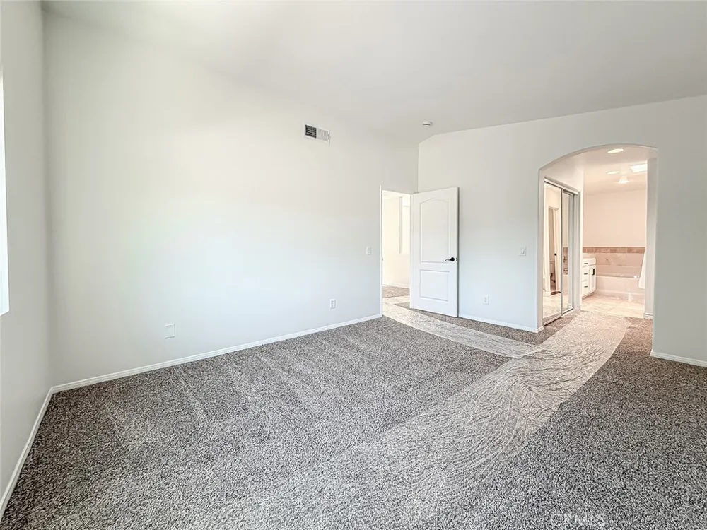 16724 Tim Ln Lake Balboa, CA 91406