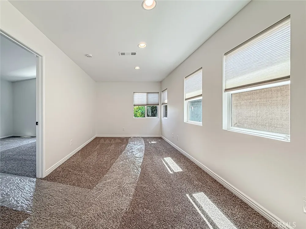 16724 Tim Ln Lake Balboa, CA 91406