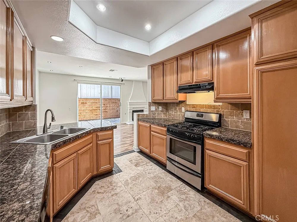 16724 Tim Ln Lake Balboa, CA 91406