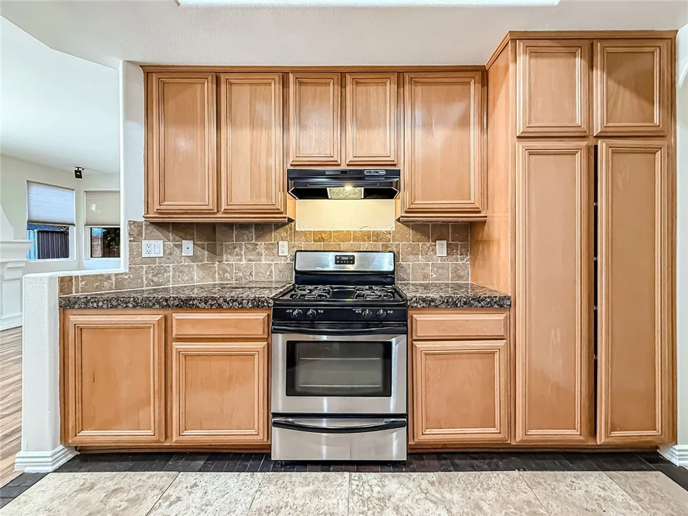 16724 Tim Ln Lake Balboa, CA 91406