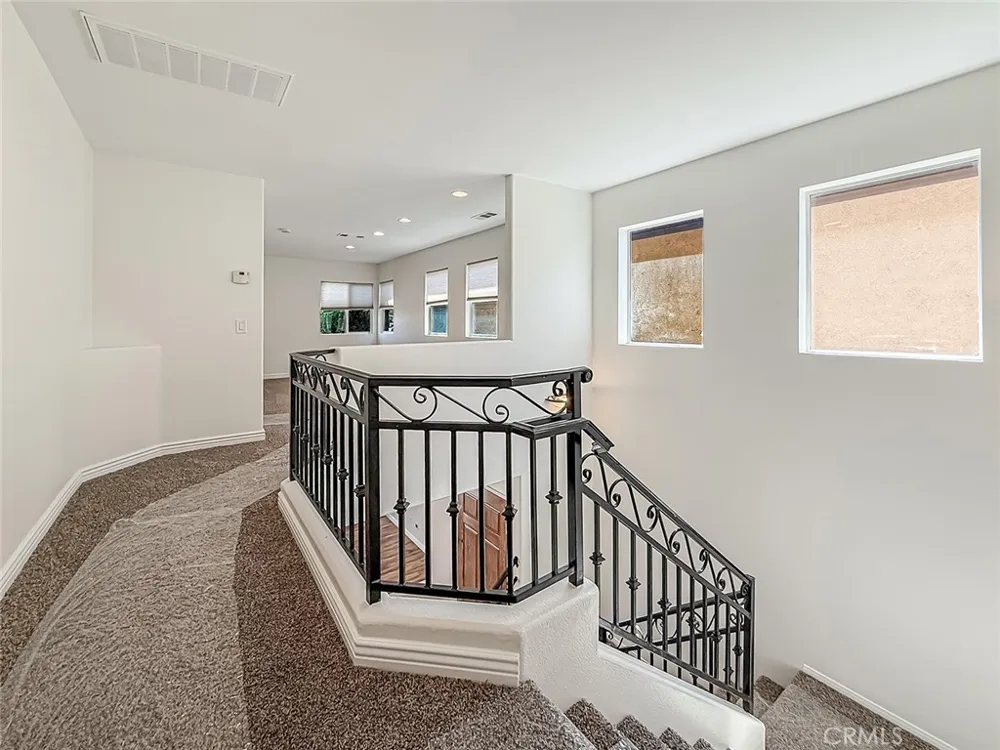 16724 Tim Ln Lake Balboa, CA 91406