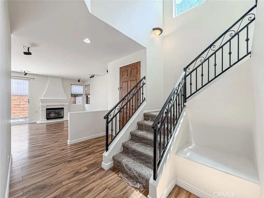 16724 Tim Ln Lake Balboa, CA 91406