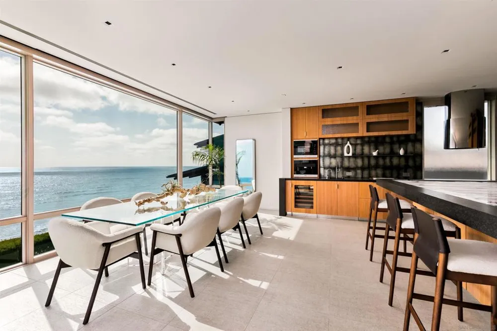 1230 Neptune Ave Encinitas, CA 92024