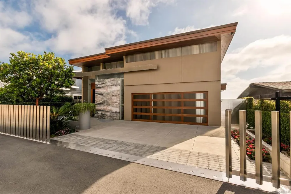 1230 Neptune Ave Encinitas, CA 92024