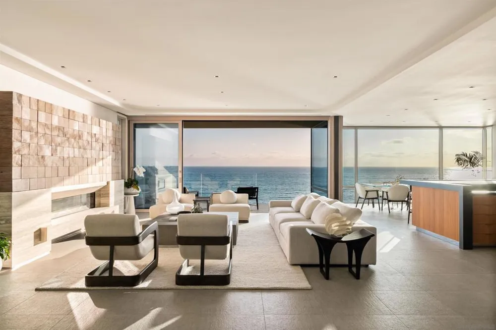 1230 Neptune Ave Encinitas, CA 92024