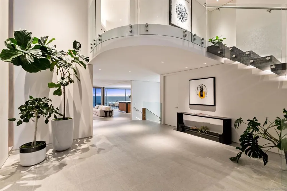 1230 Neptune Ave Encinitas, CA 92024