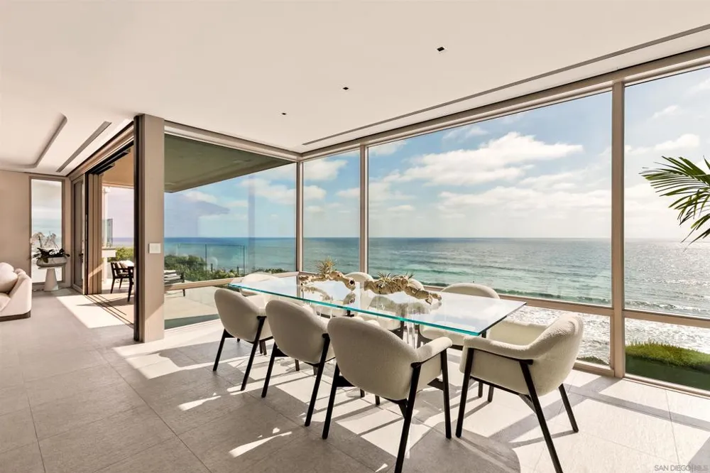 1230 Neptune Ave Encinitas, CA 92024