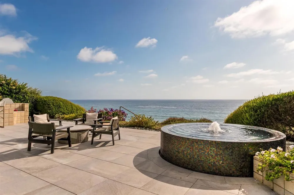 1230 Neptune Ave Encinitas, CA 92024