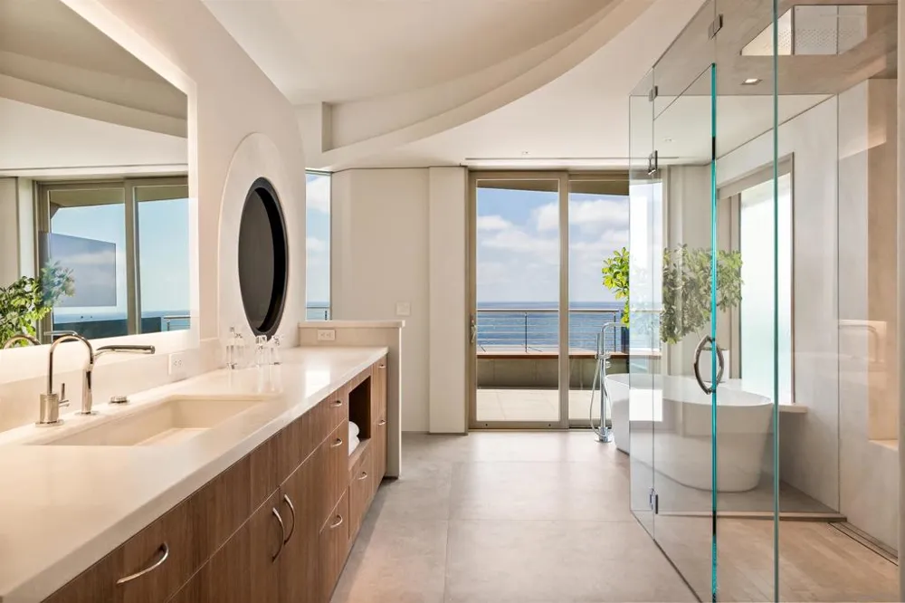 1230 Neptune Ave Encinitas, CA 92024