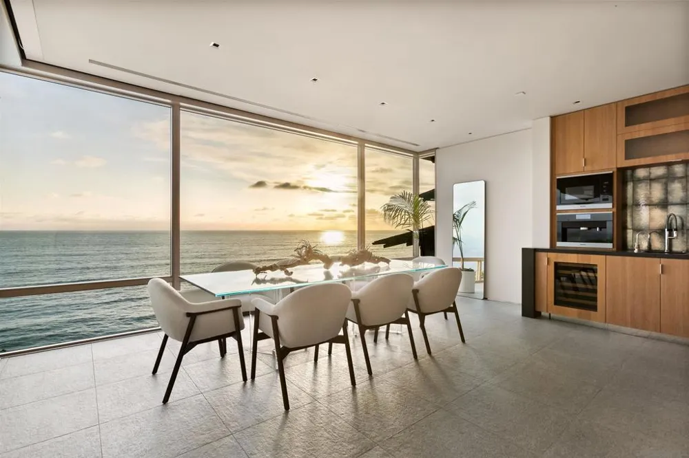 1230 Neptune Ave Encinitas, CA 92024