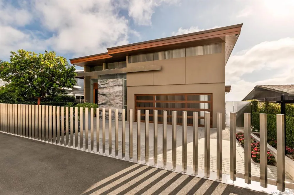 1230 Neptune Ave Encinitas, CA 92024