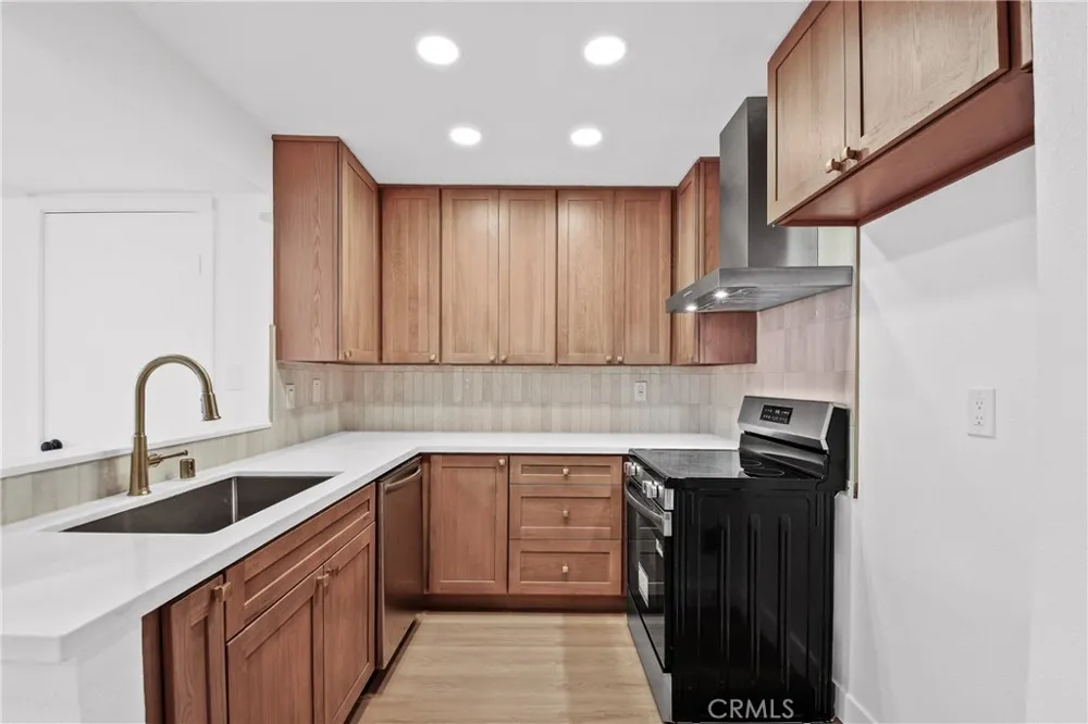 25761 Le Parc #9 Lake Forest, CA 92630