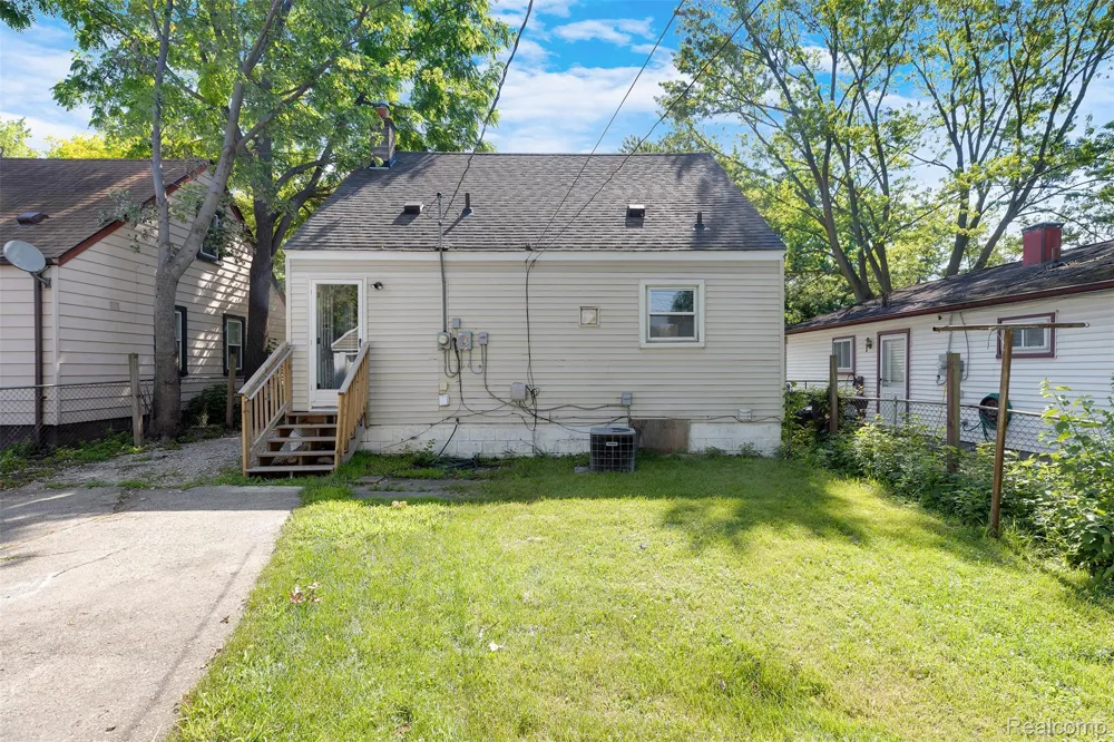 6310 Duncan Street Taylor City, MI 48180