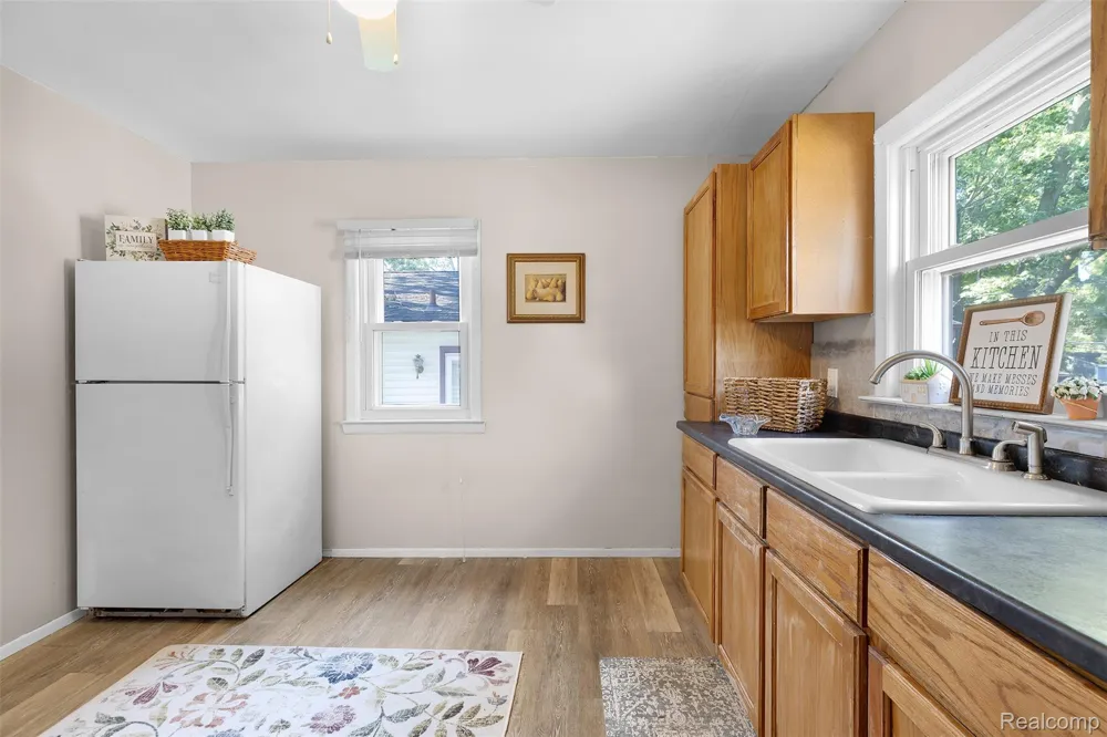 6310 Duncan Street Taylor City, MI 48180