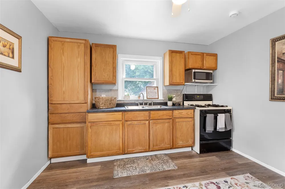 6310 Duncan Street Taylor City, MI 48180