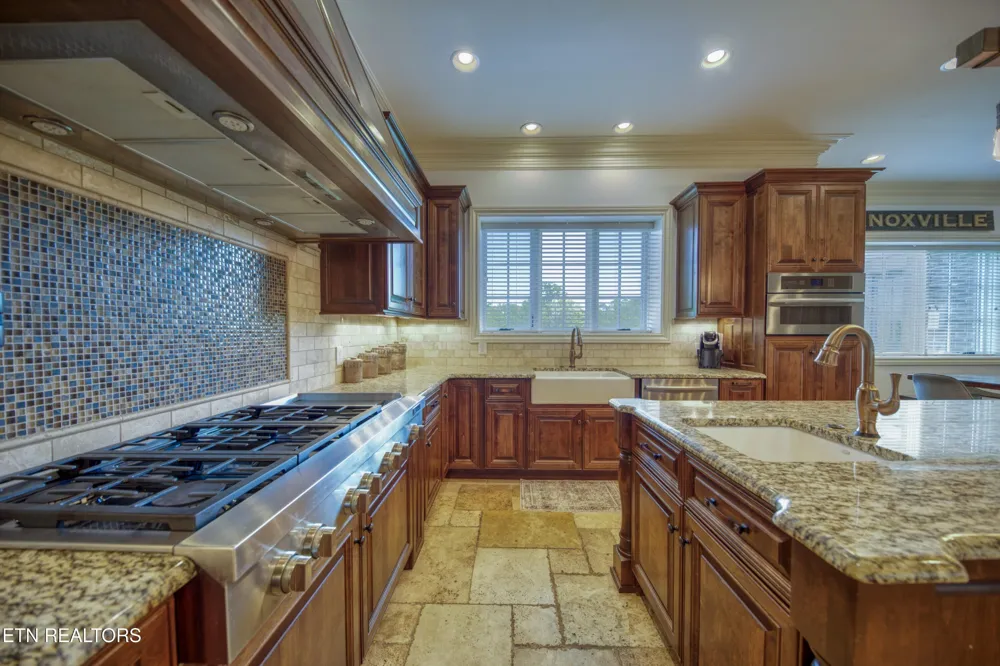 529 Stone Vista Lane Knoxville, TN 37934