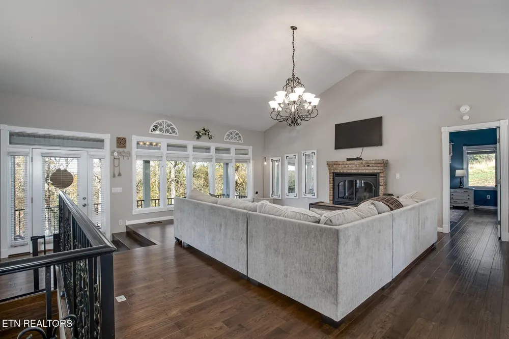 417 River Rd Loudon, TN 37774