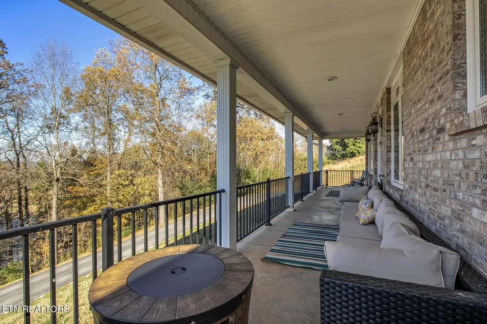 417 River Rd Loudon, TN 37774