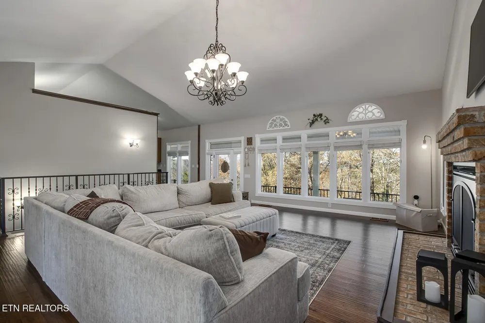 417 River Rd Loudon, TN 37774