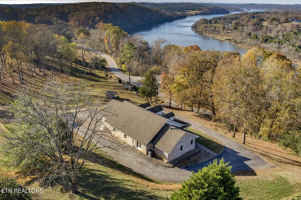 417 River Rd Loudon, TN 37774