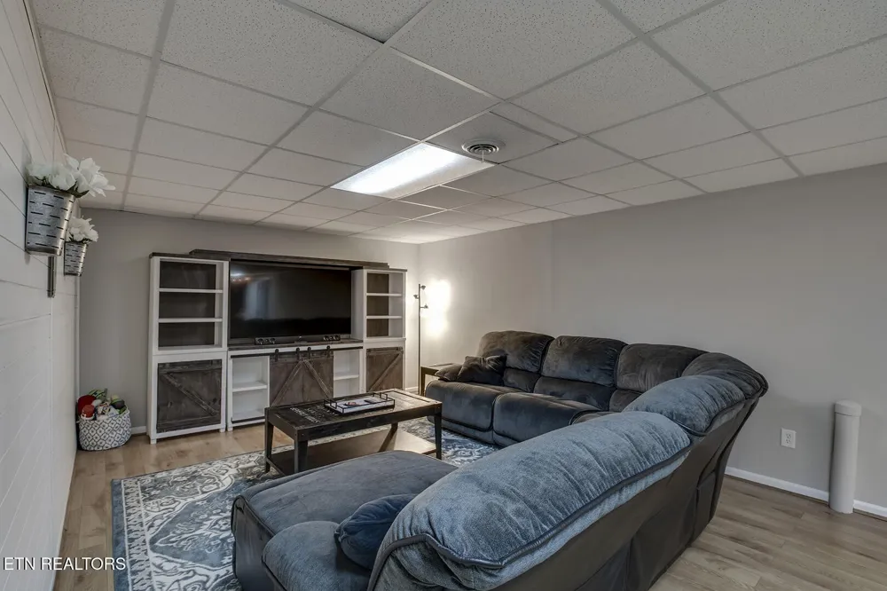 417 River Rd Loudon, TN 37774