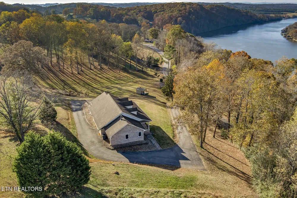 417 River Rd Loudon, TN 37774