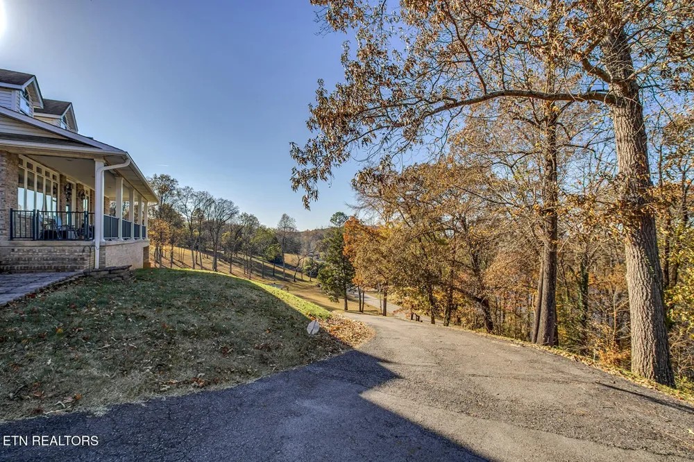 417 River Rd Loudon, TN 37774