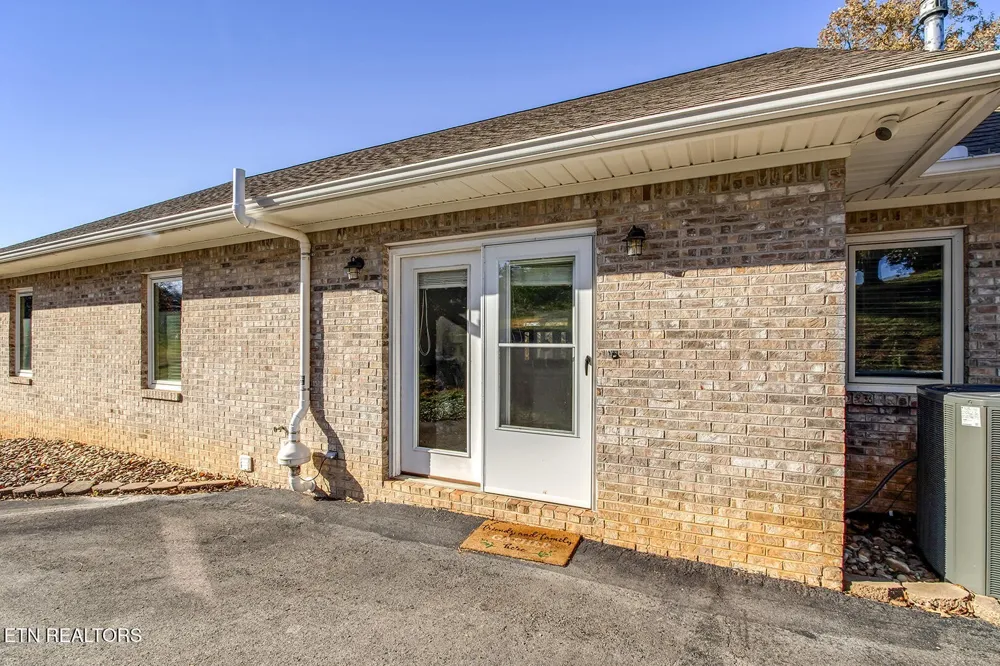417 River Rd Loudon, TN 37774