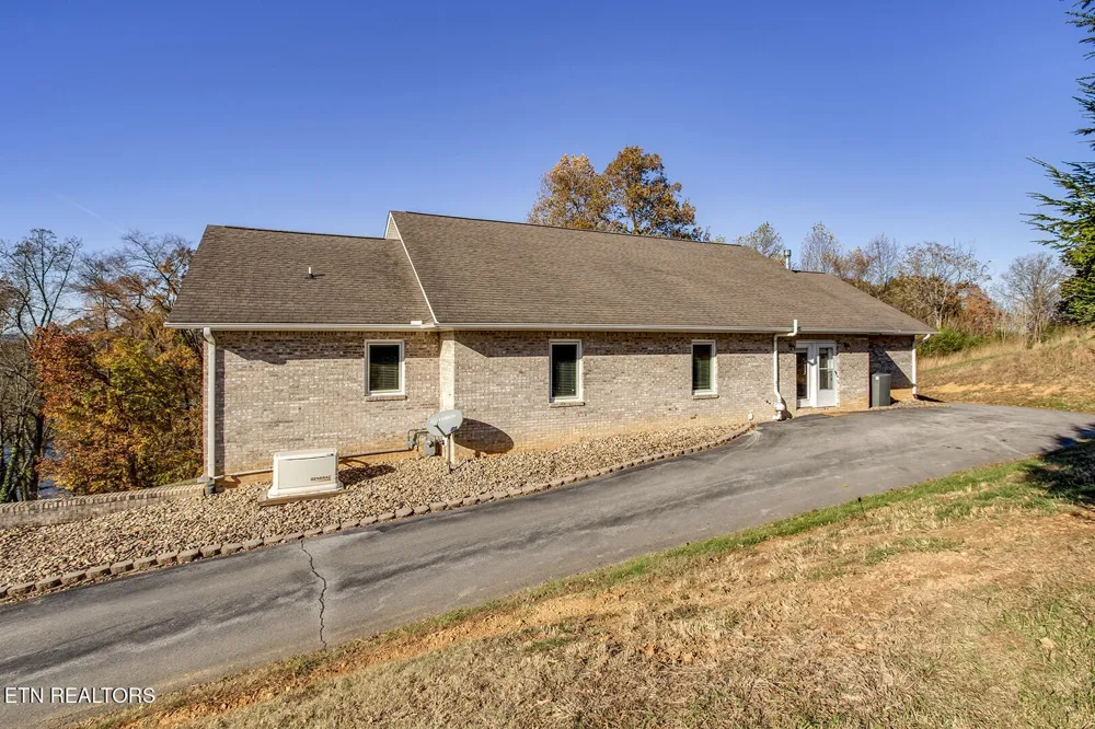 417 River Rd Loudon, TN 37774