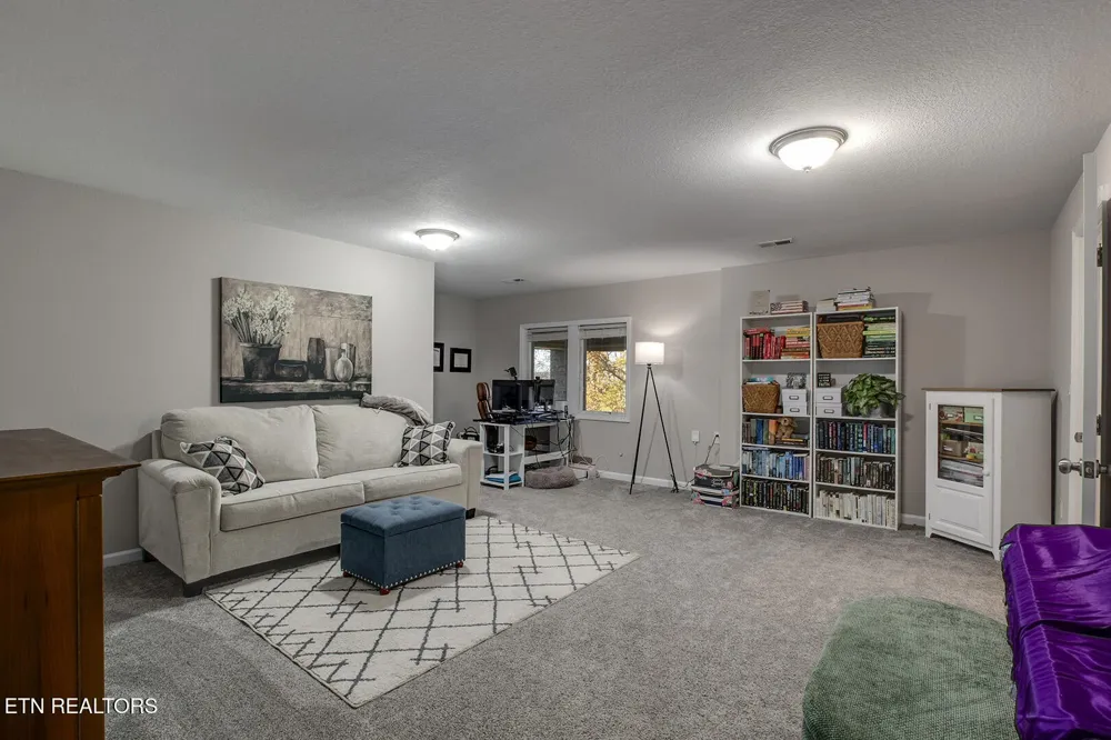 417 River Rd Loudon, TN 37774