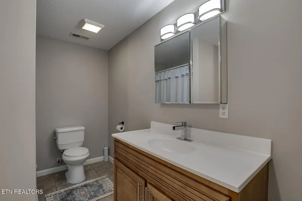 417 River Rd Loudon, TN 37774