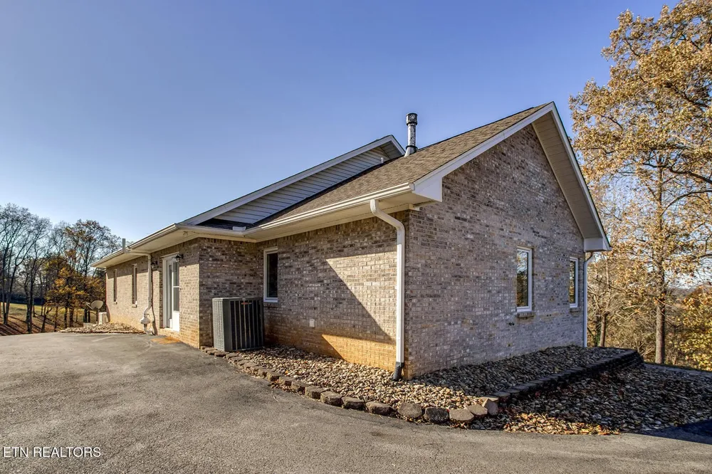 417 River Rd Loudon, TN 37774