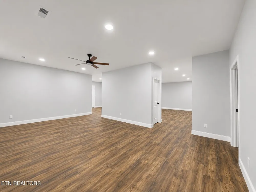 824 Poplar Springs Rd Loudon, TN 37774