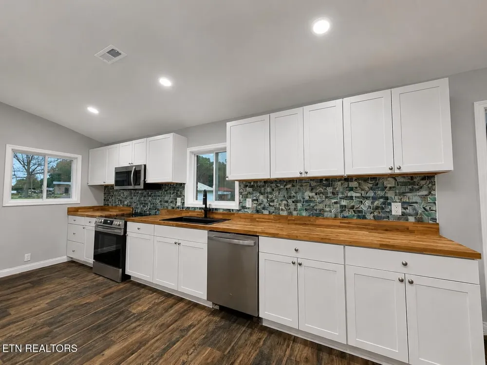 824 Poplar Springs Rd Loudon, TN 37774
