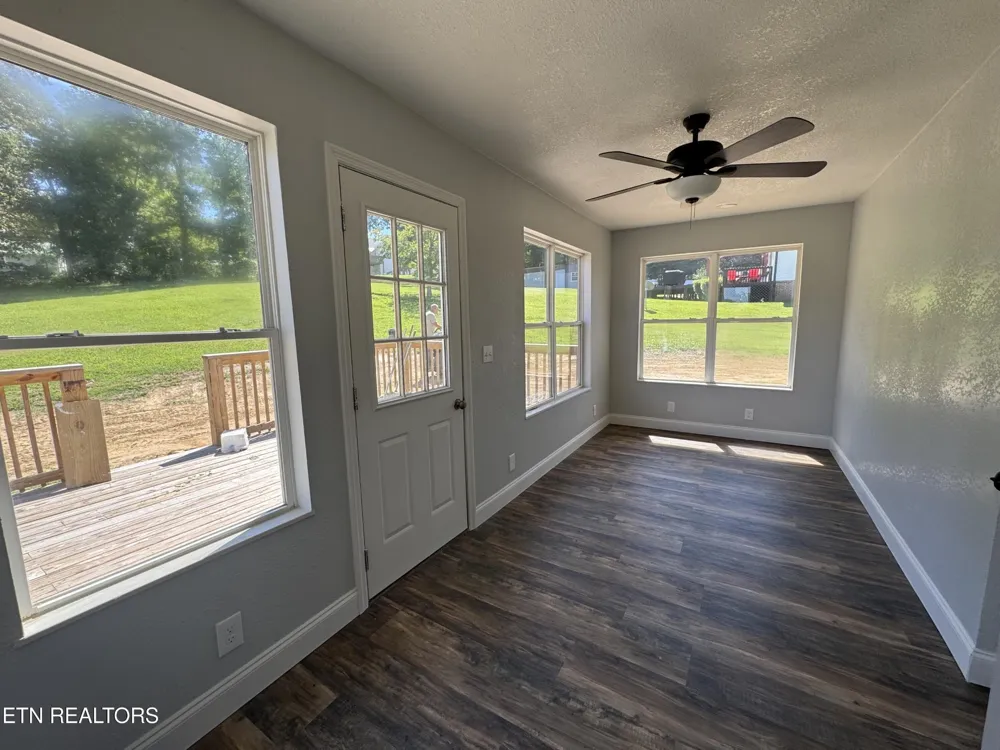 824 Poplar Springs Rd Loudon, TN 37774
