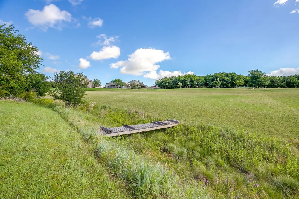 323 Stone Mountain Road Cresson, TX 76035
