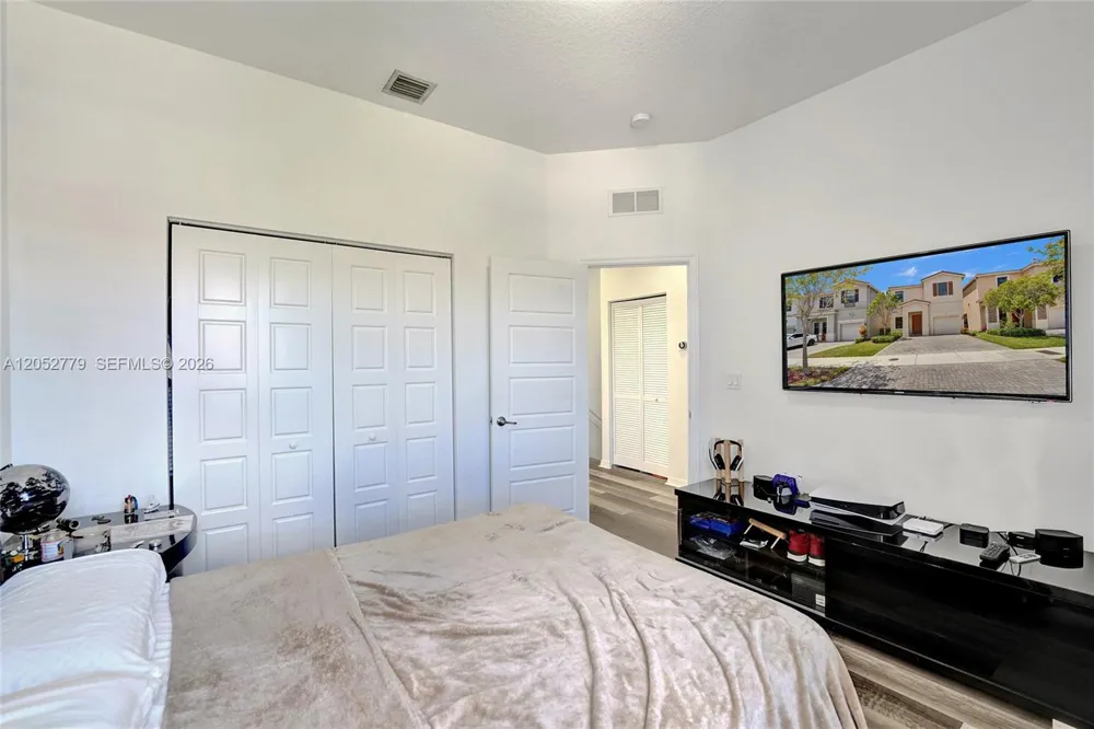 650 NE 191st Ter Miami, FL 33179