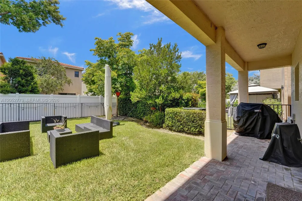 650 NE 191st Ter Miami, FL 33179