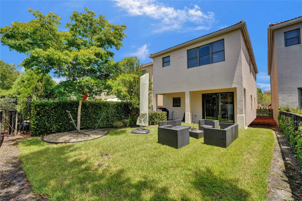 650 NE 191st Ter Miami, FL 33179